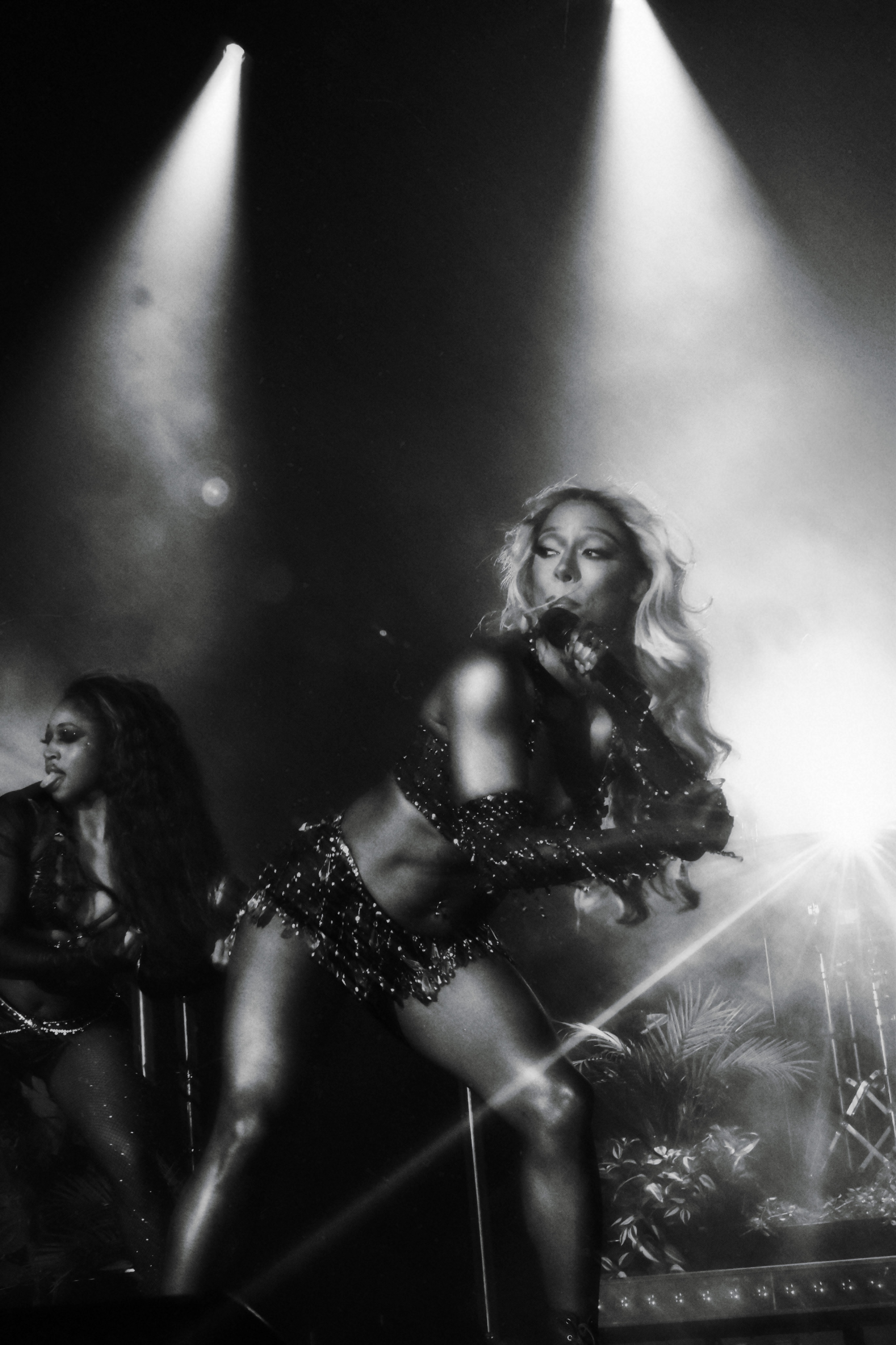 Victoria Monet performing live